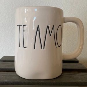 Rae Dunn “Te Amo” Mug
